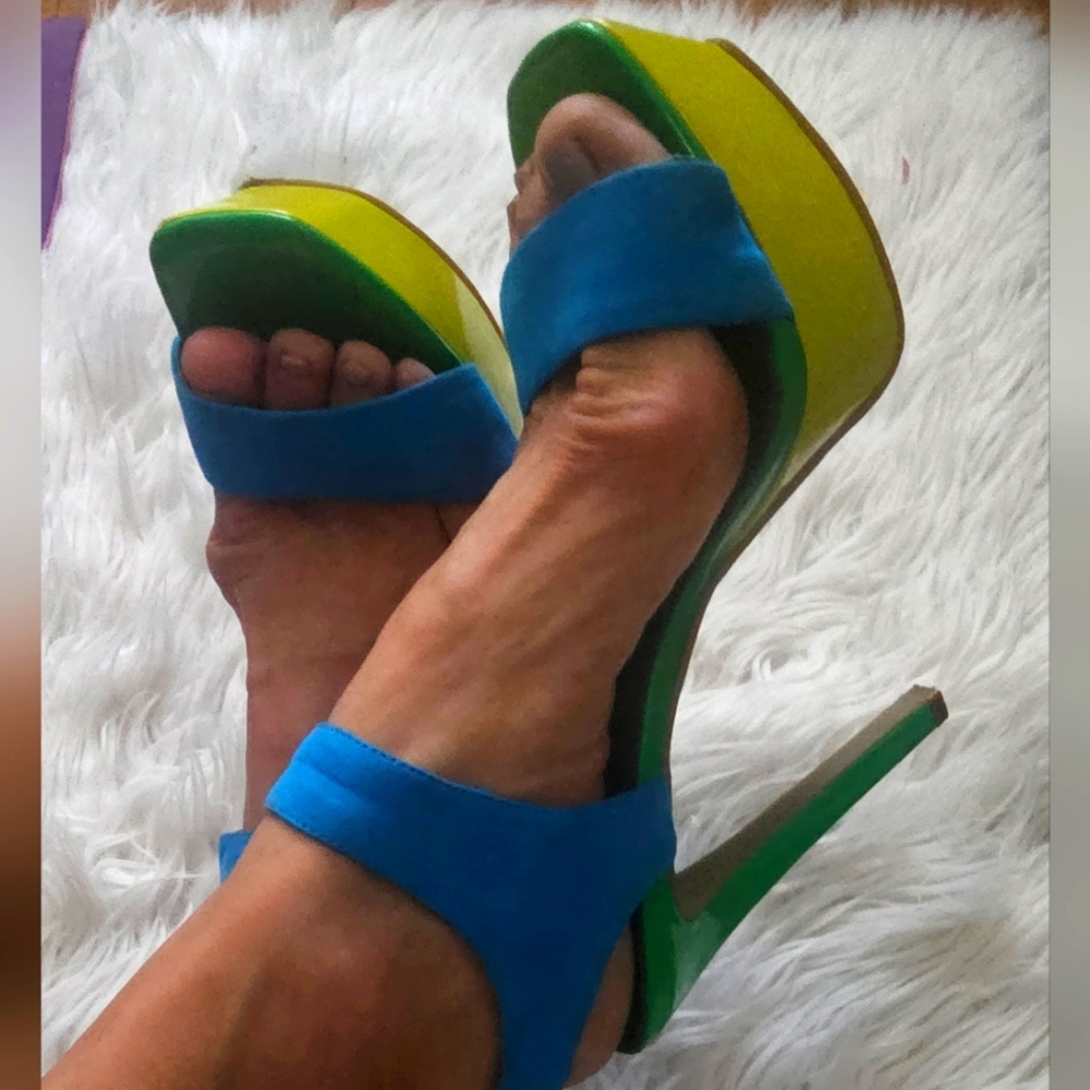 COLOR block platform sandals